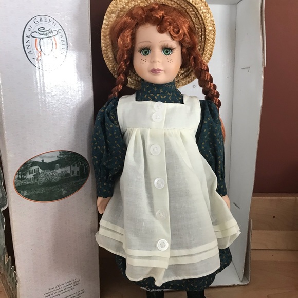 Anne of Green gables porcelain doll - Picture 6 of 7